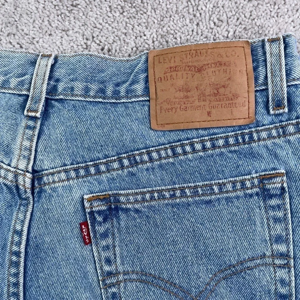 Vintage Levis Shorts Womens 14 Blue 950 Relaxed High Waist Mom Cotton Denim Y2K